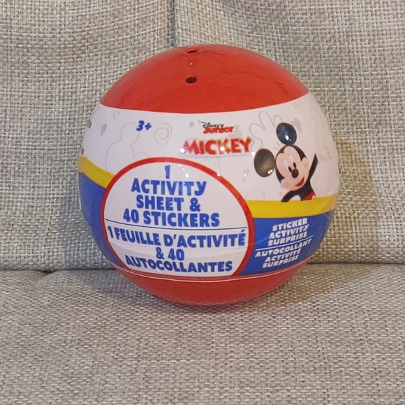 Disney Juniors Mickey Mouse Surprise Activity Sheet and 40 Stickers Ball NWT - Picture 1 of 3